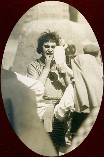 Harry Liedtke bei den Dreharbeiten zu "Das Weib des Pharao" (1921) Das Weib des Pharao