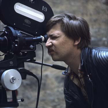 Rainer Werner Fassbinder bei den Dreharbeiten zu "Händler der vier Jahreszeiten" (1971) Händler der vier Jahreszeiten, Quelle: Sammlung Peter Gauhe/DIF