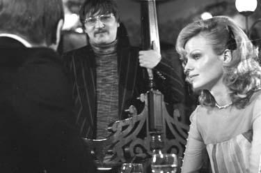 Klaus Löwitsch, Rainer Werner Fassbinder, Mascha Rabben (v.l.n.r.) (Dreharbeiten) Welt am Draht