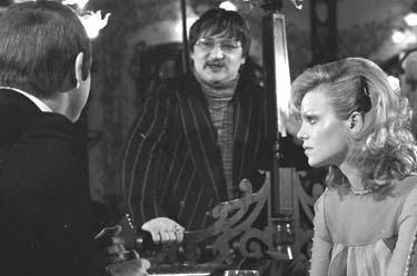 Klaus Löwitsch, Rainer Werner Fassbinder, Mascha Rabben (v.l.n.r.) (Dreharbeiten) Welt am Draht