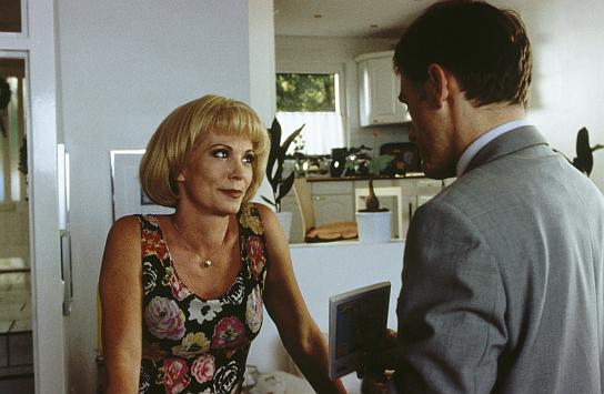 Iris Berben, Christoph Waltz in "Dienstreise" (2002) Dienstreise