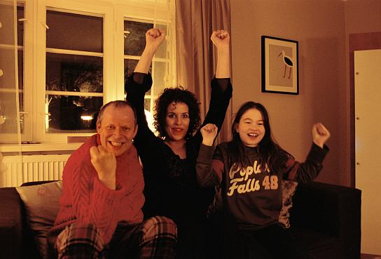 Axel Milberg, Elena Uhlig, Sarah oder Laura Bellini (v.l.n.r.) in "Ich back' mir einen Mann" (2003) Ich back' mir einen Mann