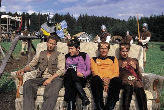 Til Schweiger, Michael Herbig, Christian Tramitz, Anja Kling (vorne, v.l.n.r.) in "(T)Raumschiff Surprise - Periode 1" (2003/04) "(T)Raumschiff Surprise - Periode 1", © herbX film, JAT Jürgen Olczyk