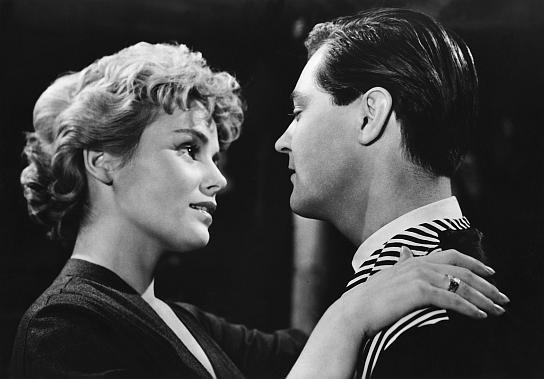Susanne Cramer, Siegfried Breuer jr. in "Die gestohlene Hose" (1956) Die gestohlene Hose