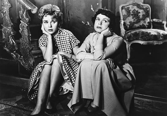 Susanne Cramer, Ruth Stephan in "Die gestohlene Hose" (1956) Die gestohlene Hose
