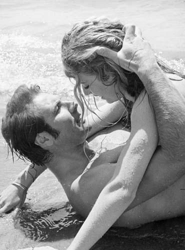Roland Carey (als Rod Carter), Christiane Krüger in "48 Stunden bis Acapulco" (1967) "48 Stunden bis Acapulco"