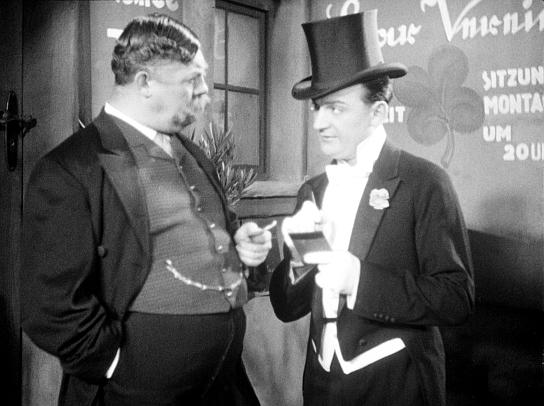 Willi Forst (rechts) in "Der Herr auf Bestellung" (1930) Der Herr auf Bestellung