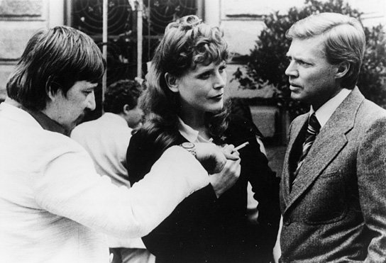 Rainer Werner Fassbinder, Margit Carstensen, Karlheinz Böhm (v.l.n.r.) bei den Dreharbeiten zu "Martha" (1973/74) Martha