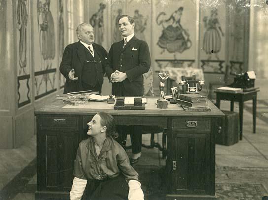 Ferry Sikla, Ossi Oswalda, Emil Birron (v.l.n.r.) Hundemamachen