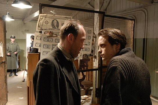 Karl Markovics, August Diehl (v.l.n.r.) in "Die Fälscher" (2006) "Die Fälscher", Quelle: Universum Film, DIF, © Jat Jürgen Olczyk