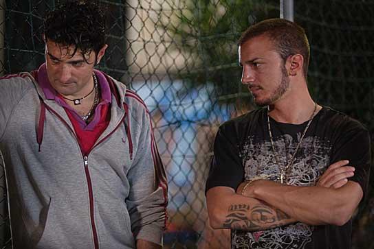 Alessandro Giallocosta, Nicolas Vaporidis (v.l.n.r.) in "Il Futuro - Eine Lumpengeschichte in Rom" (2010-12) Il Futuro - Eine Lumpengeschichte in Rom; Quelle: Real Fiction, DIF