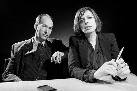 Piet Fuchs, Claudia Basrawi in "Weiße Ritter" (2014/15) Weiße Ritter, Quelle und ©: Westendfilme, Foto: Anna C. Wagner