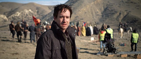 Matthew Macfadyen in "Welcome to Karastan" (2013/14 Welcome to Karastan, © Piffl Medien