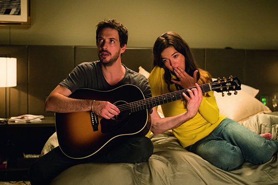 Doron Amit, Hannah Herzsprung in "Traumfrauen" (2014/15) Traumfrauen, © 2015 Warner Bros. Ent., Foto: Stephan Rabold