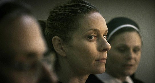 Lisa Martinek (Mitte), Željka Preksavec (rechts) in "Schwester Weiß" (2014/15) "Schwester Weiß", © W-Film, Andreas Köhler