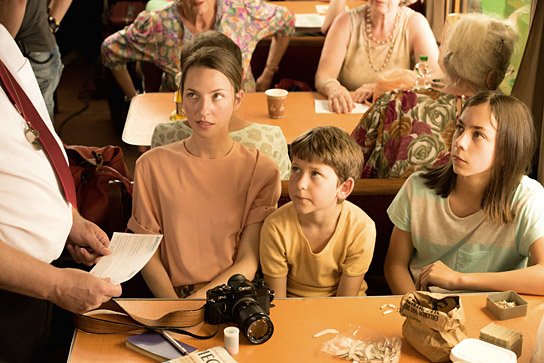 Katharina Schüttler, Juri Winkler, Tristan Göbel (v.l.n.r.) in "Rico, Oskar und der Diebstahlstein" (2015/16) Rico, Oskar und der Diebstahlstein, © 2016 Twentieth Century Fox
