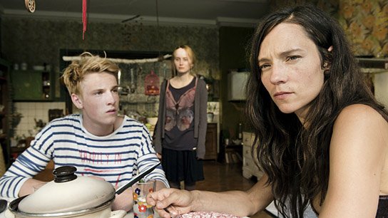 Louis Hofmann, Ada Philine Stappenbeck, Sabine Timoteo (v.l.n.r.) in "Die Mitte der Welt" (2015/16) "Die Mitte der Welt", © 2015 Martin Valentin Menke, Universum Film
