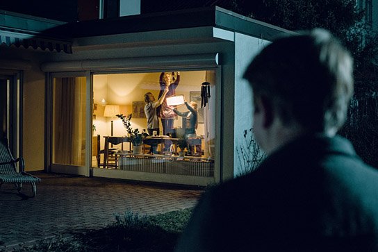Juliane Köhler, Georg Friedrich, Ricarda Zimmerer, Justus von Dohnányi (v.l.n.r.) in "Der Hund begraben" (2016) "Der Hund begraben", Quelle: Movienet Film, DIF, © Glory Film