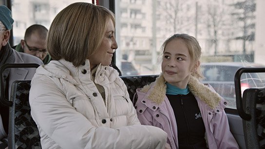 Ulrike Krumbiegel, Maria Rogozina (v.l.n.r.) in "Die Anfängerin" (2017) "Die Anfängerin", Quelle: Farbfilm Verleih, DIF, © Flare Film, Kolja Raschke