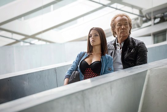 Anna Julia Kapfelsperger, Heiner Lauterbach in "Unter deutschen Betten" (2016/17) "Unter deutschen Betten", © 2017 Twentieth Century Fox