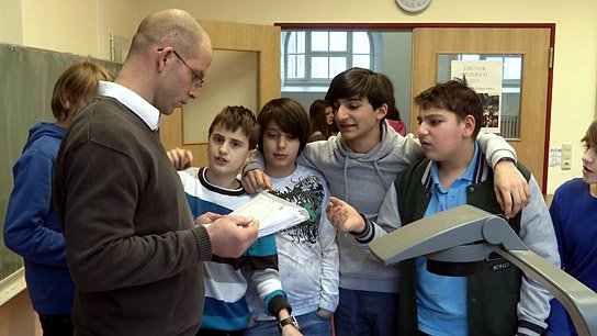 "Zwischen den Stühlen" (2012-16) "Zwischen den Stühlen", © Weltkino Filmverleih