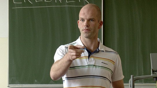 "Zwischen den Stühlen" (2012-16) "Zwischen den Stühlen", © Weltkino Filmverleih