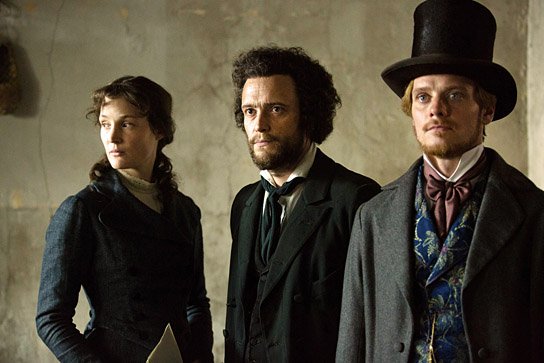 Vicky Krieps, August Diehl, Stefan Konarske (v.l.n.r.) in "Der junge Karl Marx" (2015-17) Quelle: "Der junge Karl Marx", © Frédéric Batier, Neue Visionen Filmverleih