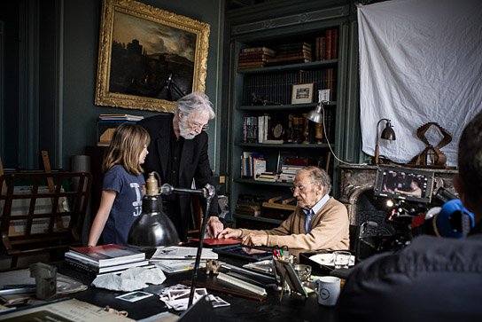 Fantine Harduin, Michael Haneke, Jean-Louis Trintignant (v.l.n.r.) bei den Dreharbeiten zu "Happy End" (2016/17) "Happy End", Quelle: X Verleih AG, DIF, © X Verleih AG