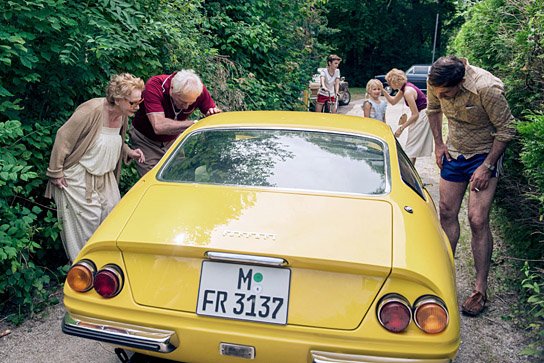 Christine Schorn, Günther Maria Halmer, Elliott Schulte, Anne-Marie Weisz, Mavie Hörbiger, Thomas Loibl (v.l.n.r.) in "Sommerhäuser" (2016/17) "Sommerhäuser", © 2017 Prokino Filmverleih GmbH