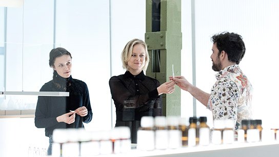 Ingrid Bolsø Berdal (Mitte) in "Forget about Nick" (2017) "Forget about Nick", Quelle: Warner Bros., DIF, © Martin Valentin Menke