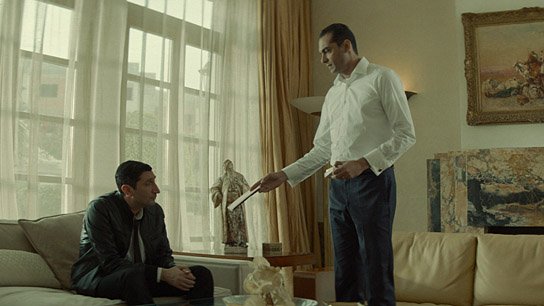 Fares Fares, Ahmed Selim (v.l.n.r.) in "Die Nile Hilton Affäre" (2015/16) "Die Nile Hilton Affäre", © Port au Prince Pictures 2017