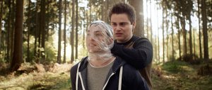 Jannis Niewöhner, Claudiu Mark Draghici (v.l.n.r.) in "Zehn Sekunden Himmel" (2014) Zehn Sekunden Himmel, © Schönenbergfilm