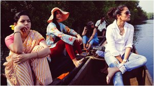 Rajshri Deshpande (links), Pavleen Gujral (2.v.l.), Anushka Manchanda (3.v.l.), Sandhya Mridu (rechts) in "7 Göttinnen" (2015) "7 Göttinnen", Quelle: NFP Marketing & Distribution, DIF, © Jungle Book Entertai