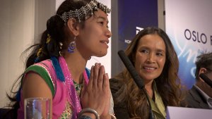 Urmila Chaudhary (links) in "Urmila - Für die Freiheit" (2014-16) "Urmila - Für die Freiheit", Quelle: Farbfilm Verleih, DIF, © Susan Gluth