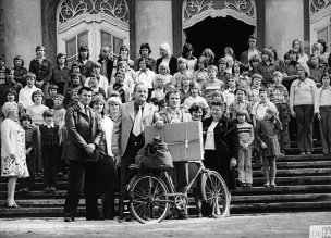 Szene aus "P.S." (1977/78) mit Dieter Franke (als Heimleiter Böttcher, vorne Mitte) P.S., Quelle: DEFA-Stiftung, © DEFA-Stiftung, Klaus Goldmann