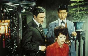 Horst Frank, Marianne Koch, Mu Zhu (v.l.n.r.) in "Heißer Hafen Hongkong" (1962) Heißer Hafen Hongkong