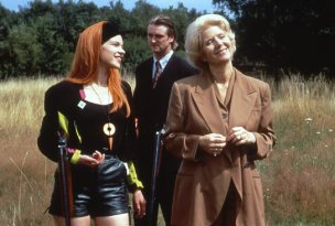 Theresa Hüchen, Detlev Buck, Christiane Hörbiger (v.l.n.r.) in "Alles auf Anfang" (1993/94) Alles auf Anfang, © Kinowelt/MAB, Foto: Kerstin Stelter