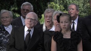 Heinz W. Krückeberg (3.v.l.), Friederike Schlüter (2.v.r.) in "Das geheime Zimmer" (2010-13) Das geheime Zimmer, Quelle und ©: Kulturzentrum Lichtburg e.V.