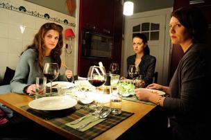 Lisa Tomaschewsky, Alice Dwyer. Maike Bollow (v.l.n.r.) in "Heute bin ich blond" (2012/13) Heute bin ich blond