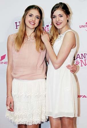 Jana Münster, Sophia Münster (v.l.n.r.) bei der Premiere von "Hanni & Nanni 3" am 1.5.2013 in München Jana Münster und Sophia Münster