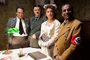 Robert Palfrader, Robert Meyer, Gisela Schneeberger, Prashant Jaiswal (v.l.n.r.) in "Und Äktschn!" (2013/14) Und Äktschn!, Quelle: Majestic, DIF, © Delia Wöhlert, Majestic