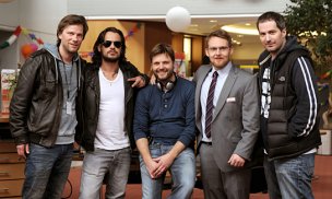 Marcus Machura (Donar Film), Moritz Bleibtreu, Peter Thorwarth, Axel Stein, Christian Becker (Westside Filmproduktion) (v.l.n.r.) bei den Dreharbeiten zu "Nicht mein Tag" (2013) Nicht mein Tag, Quelle: Sony Pictures, DIF, © 2013 Sony Pictures Releasing GmbH