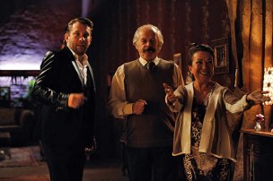 Christian Ulmen, Vedat Erincin, Lilay Huser (v.l.n.r.) in "Macho Man" (2014/15) Macho Man, © Bernd Spauke