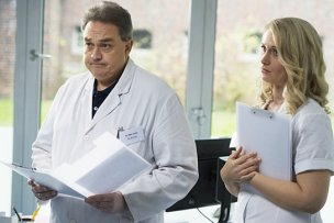 Oliver Kalkofe, Judith Bonesky in "Gut zu Vögeln" (2014/15) "Gut zu Vögeln", © Constantin Film Verleih, Marc Reimann