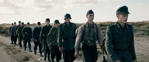 Joel Basman, Tim Bülow, Oskar Bökelmann, Leon Seidel (v.r.n.l.) in "Unter dem Sand - Das Versprechen der Freiheit" (2015) "Unter dem Sand - Das Versprechen der Freiheit" © Koch Films GmbH, Foto: Hjelm