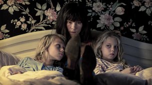Bendix Hansen, Sabine Timoteo, Sarah Fuhrer (v.l.n.r.) in "Die Mitte der Welt" (2015/16) "Die Mitte der Welt", © 2015 Tom Trambow, Universum Film