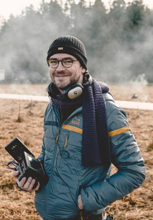 Sebastian Stern bei den Dreharbeiten zu "Der Hund begraben" (2016) Sebastian Stern; Quelle: Movienet Film, DIF, © Glory Film, Hendrik Heiden