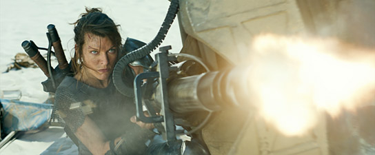Milla Jovovich in "Monster Hunter" (2020); Quelle: Constantin Film Verleih, DFF, © 2020 Constantin Film Verleih GmbH