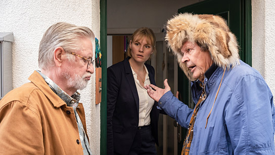 Kari Väänänen, Rosalie Thomass, Heikki Kinnunen (v.l.n.r.) in "Grump – Auf der Suche nach dem Escort" (2022)