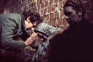Werner Herzog, Brunhilde Klöckner, Edith Gratz (v.l.n.r.) bei den Dreharbeiten zu "Herz aus Glas" (1976)